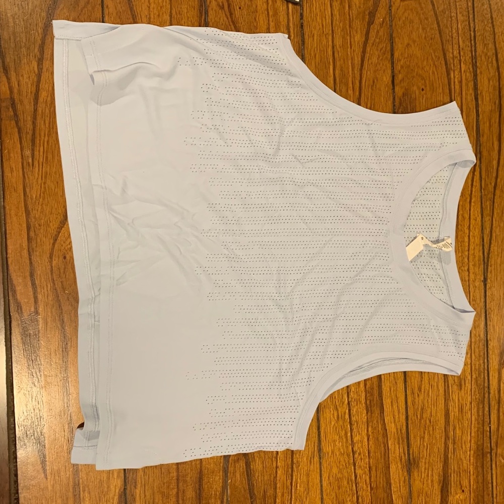 Lululemon train to be tank